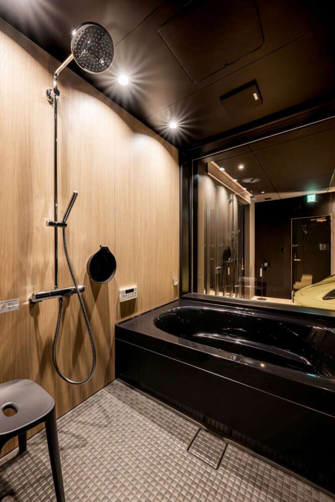 ガレージ宿「Garage Resort Neutral Katsuyama」