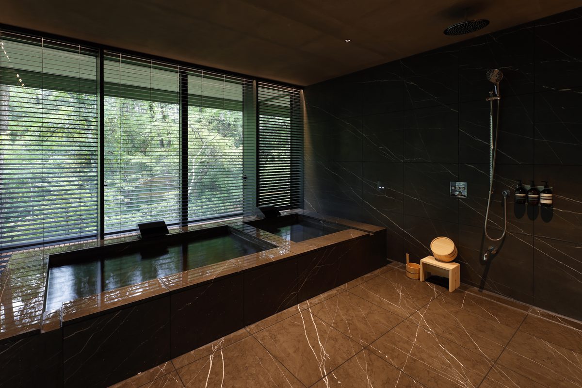 北軽井沢・NOT A HOTEL KITAKARUIZAWA「MASU」が10月1日開業。サウナ併設の別荘、360°デッキで外気浴